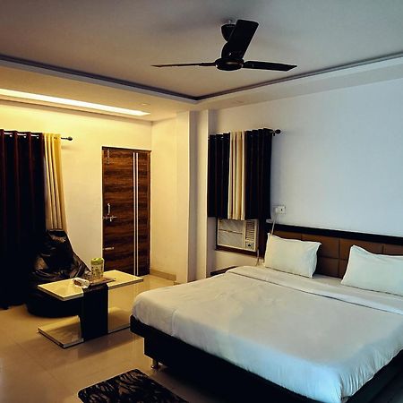 Hotel Pink Paradise Gorakhpur Exterior foto