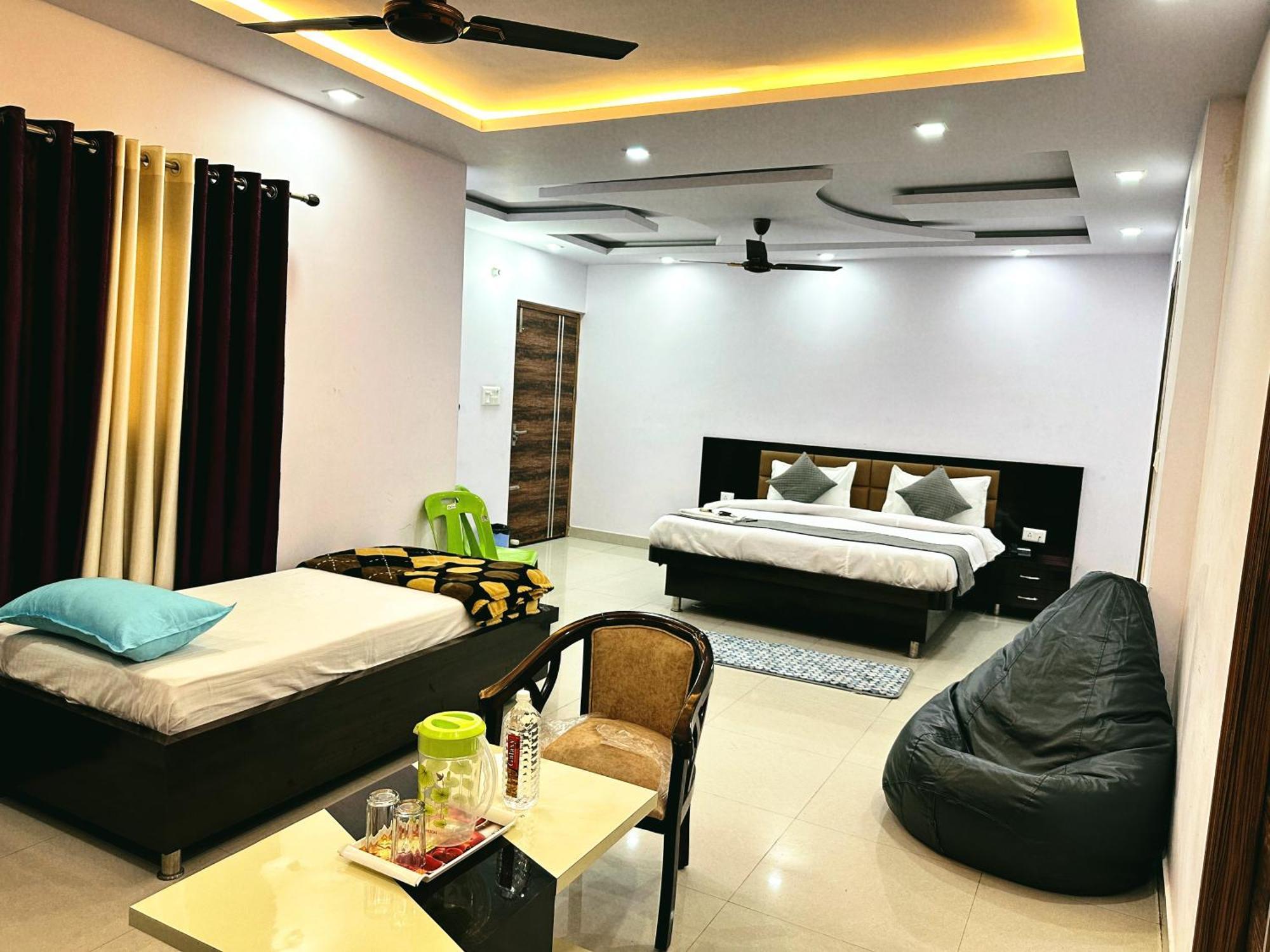 Hotel Pink Paradise Gorakhpur Exterior foto